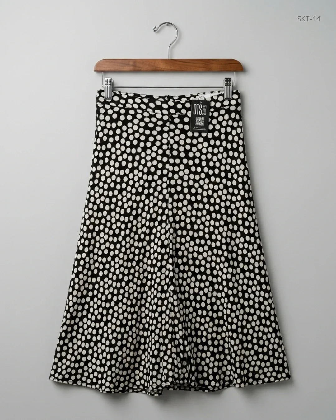 Women's skirts | Zara | Preloved Branded | Black & White Polyester | Premium | OTS Thrift Store Islamabad Pakistan