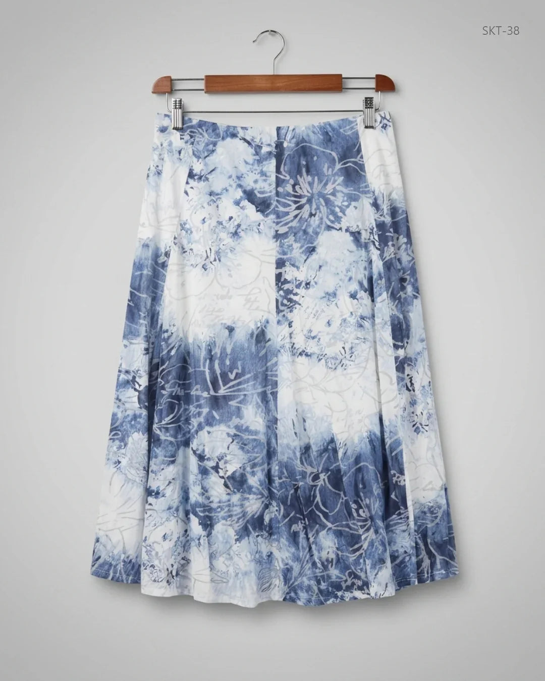 Secondhand Branded Women's skirts by Chianti, SkyBlue Viscose fabric, Premium condition, for - Online Thrift Shop Islamabad Pakistan