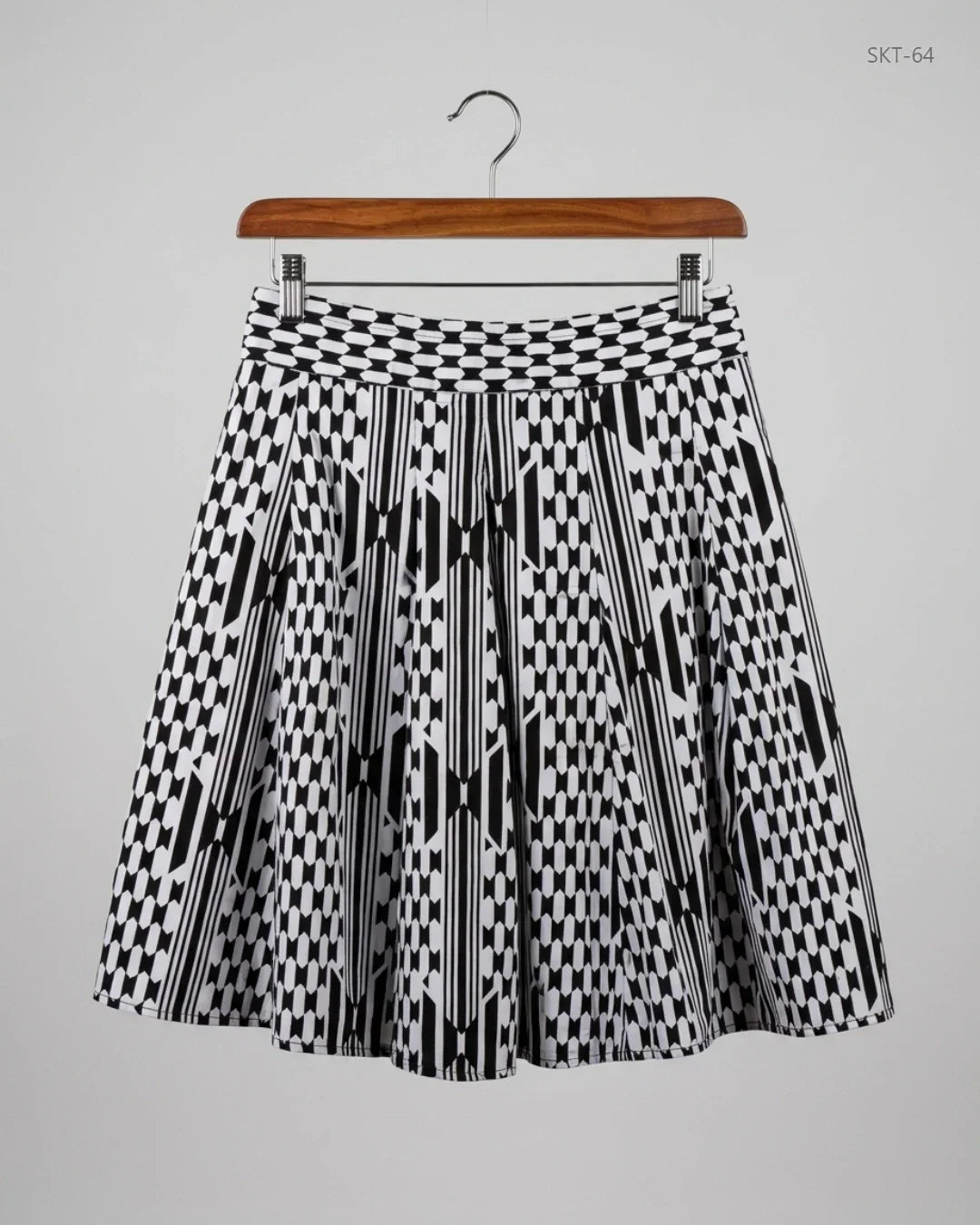 UK Imported secondhand Women's skirts - CUT LABEL brand, Black & White Cotton, Excellent condition, for - Online Thrift Store Peshawar Pakistan