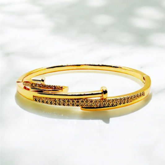 Crystals Line Luxury Nail Bangle With Ring