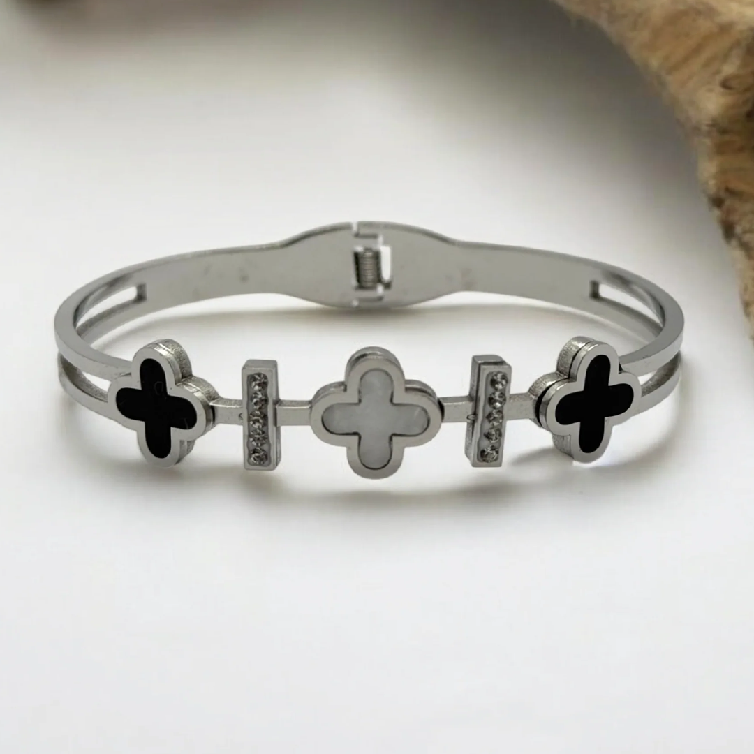 Van Cleef & Arpels Black Sweet Clover Bangle