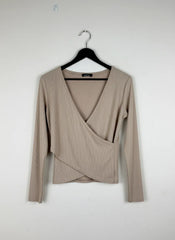 Secondhand Branded Winter Crop Tops by Boohoo, Beige Polyester fabric, Premium condition, for Women - Online Thrift Shop Lahore Pakistan