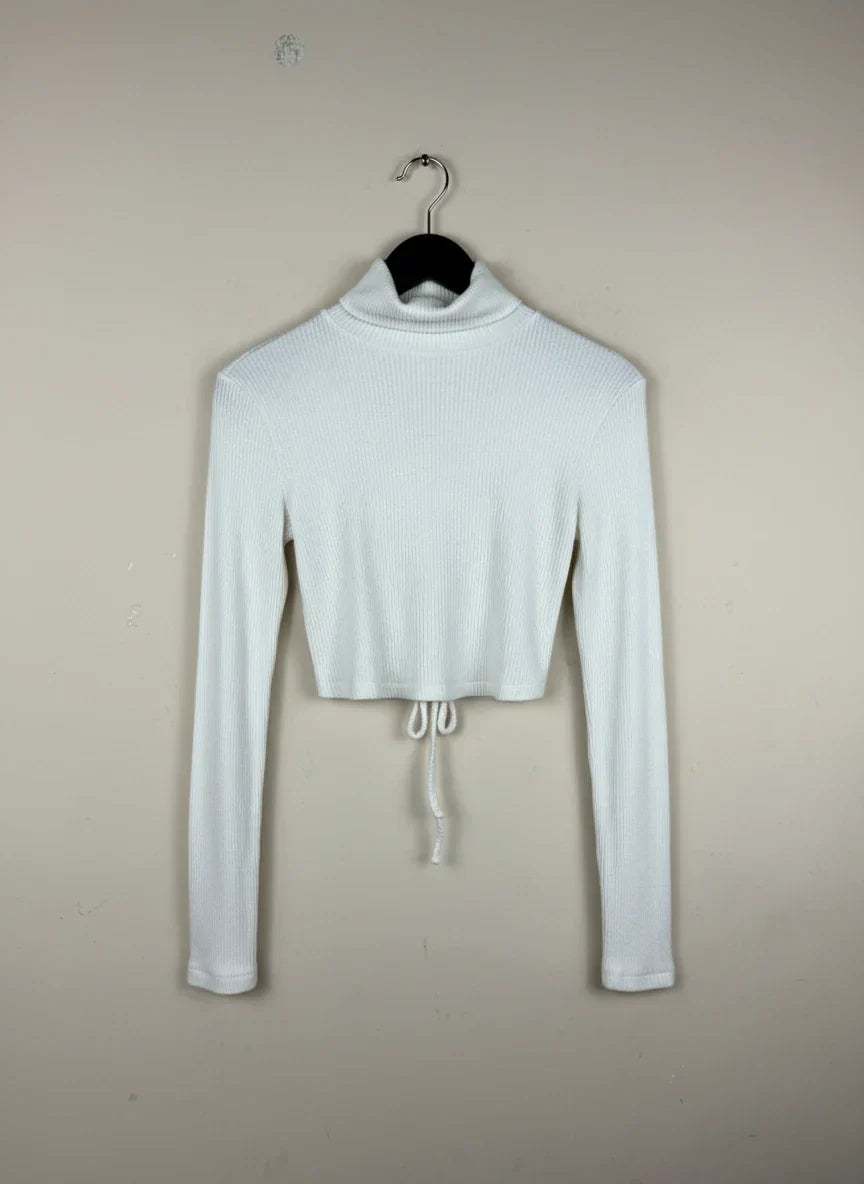 UK Imported secondhand Winter Crop Tops - Bershka brand, OffWhite Viscose, Excellent condition, for Women - Online Thrift Store Lahore Pakistan