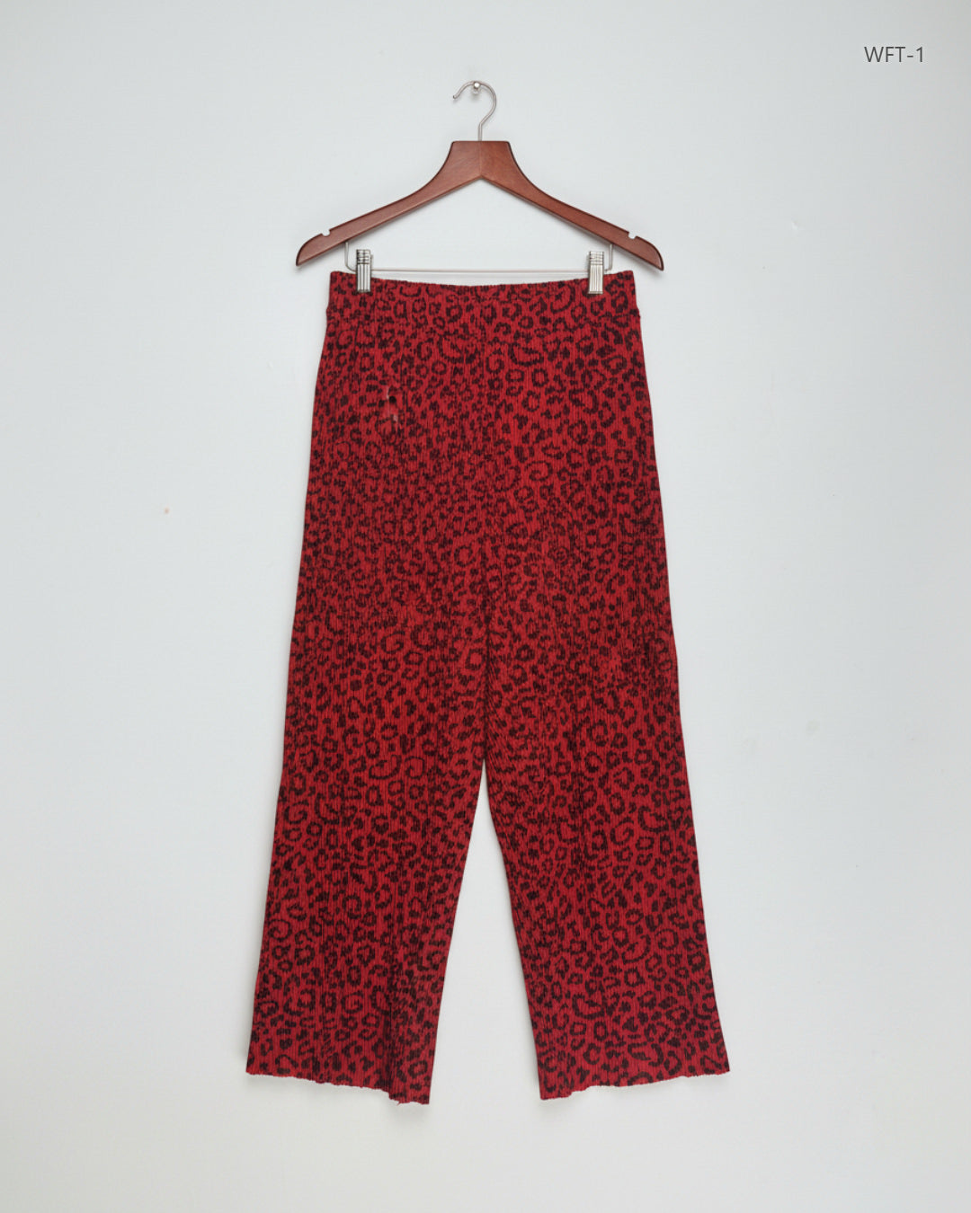 Preloved Excellent Women Flapper Trouser by Primark, Red Polyester for Womens - OTS Thrift Shop Islamabad Pakistan