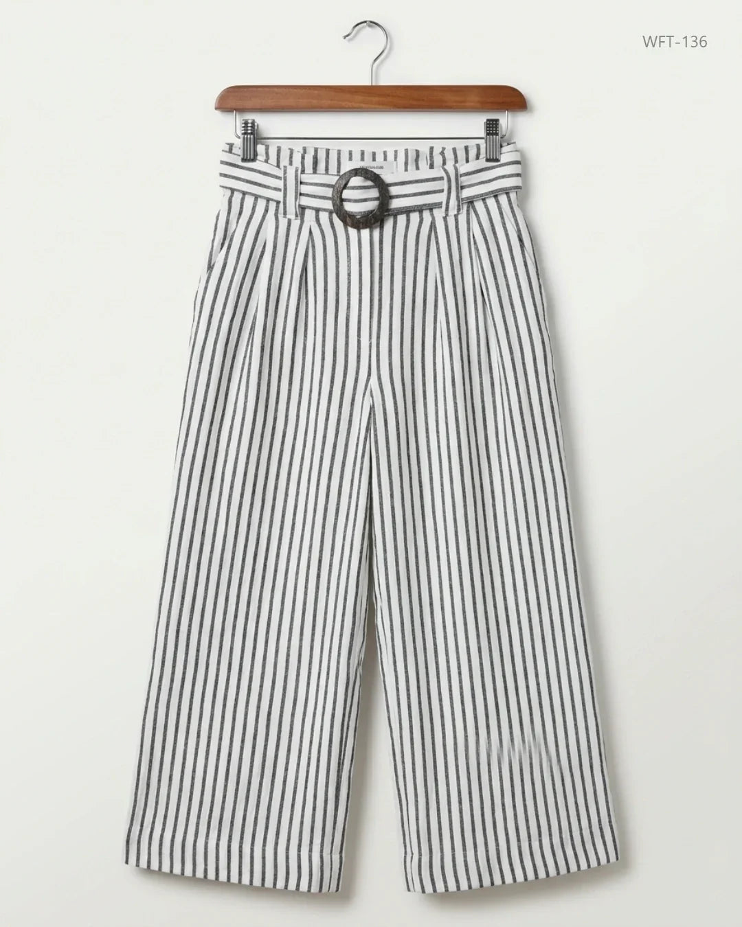 Secondhand Branded Women Flapper Trouser by New Look, White viscose fabric, Premium condition, for - Online Thrift Shop Karachi Pakistan