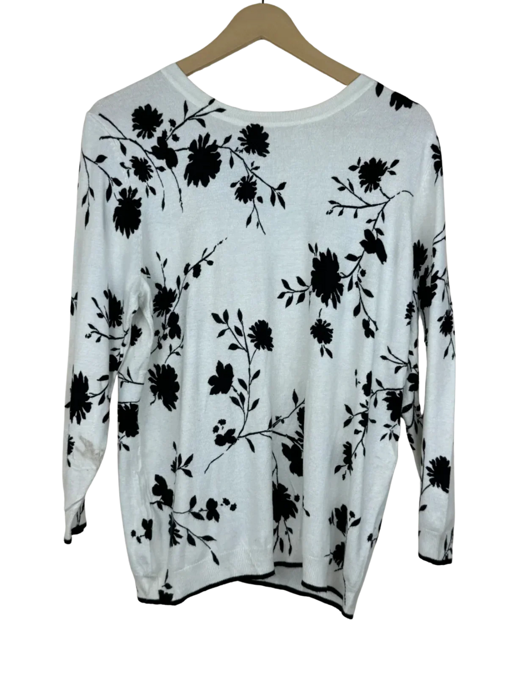 Secondhand Branded Winter Knitted Tops by Unknown, White Viscose fabric, Premium condition, for Women - Online Thrift Shop Islamabad Pakistan