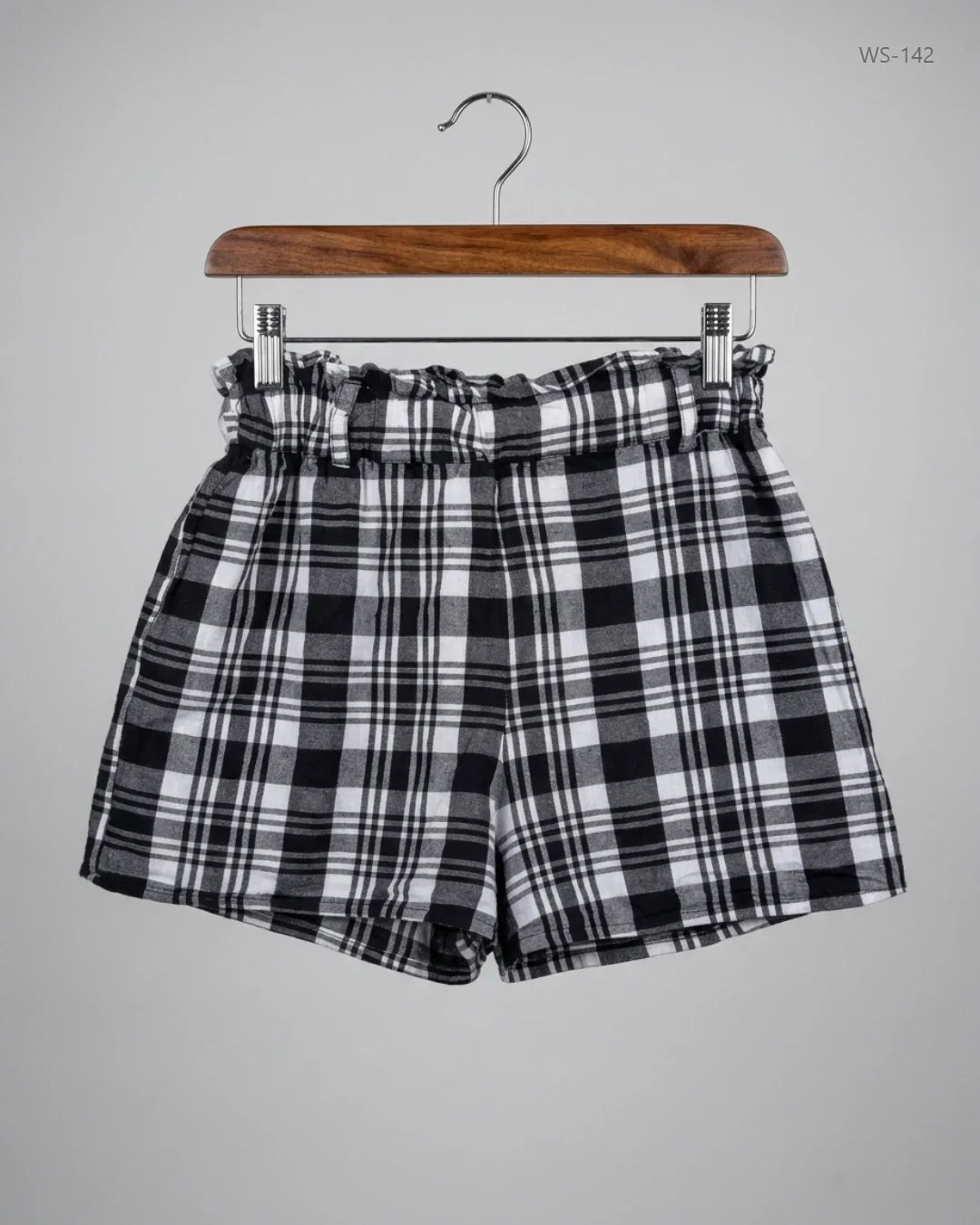 Shop Premium Womens Shorts by Boohoo | Preloved Branded Clothes | Black & White Cotton | Women | OTS Thrift Store Islamabad Pakistan
