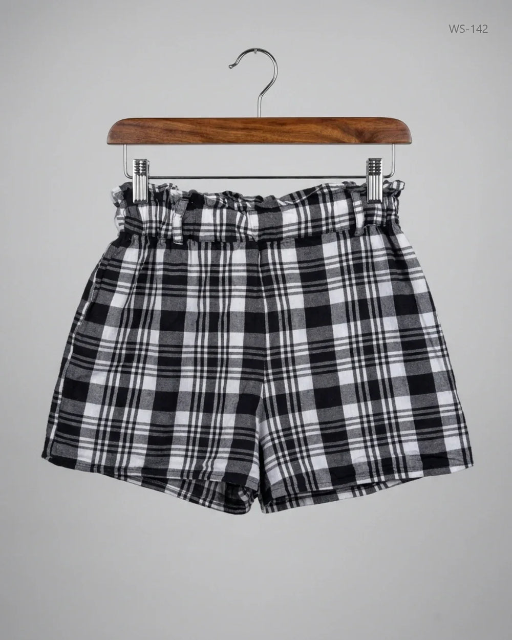 Shop Premium Womens Shorts by Boohoo | Preloved Branded Clothes | Black & White Cotton | Women | OTS Thrift Store Islamabad Pakistan