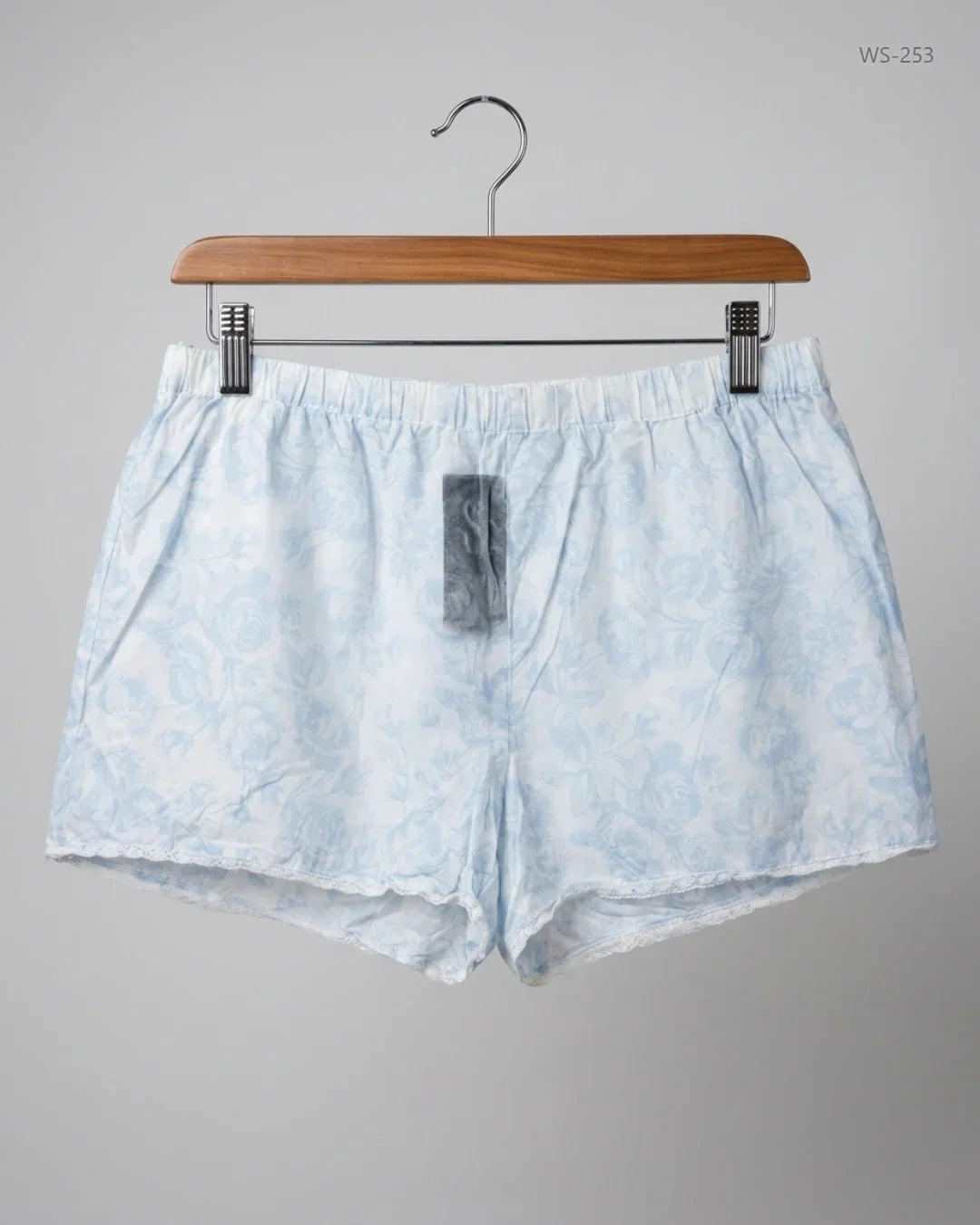 Preloved Premium Womens Shorts by Unknown, White Cotton for Women - OTS Thrift Shop Peshawar Pakistan