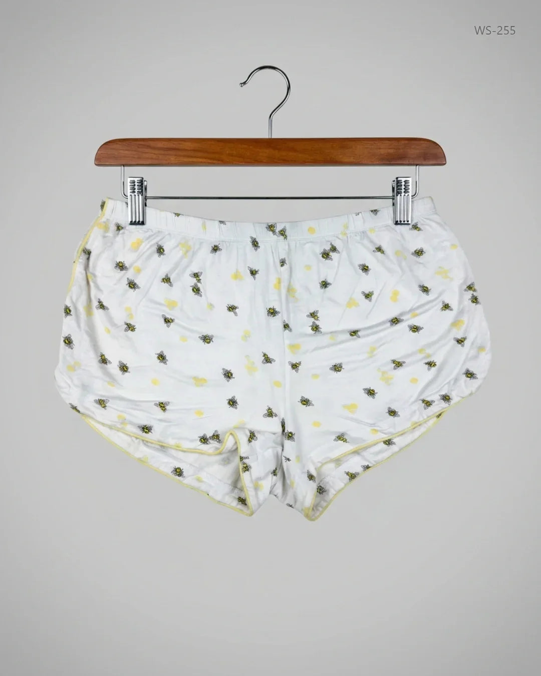 Secondhand Branded Womens Shorts by TABITHA WEBB, White Cotton fabric, Premium condition, for Women - Online Thrift Shop Lahore Pakistan