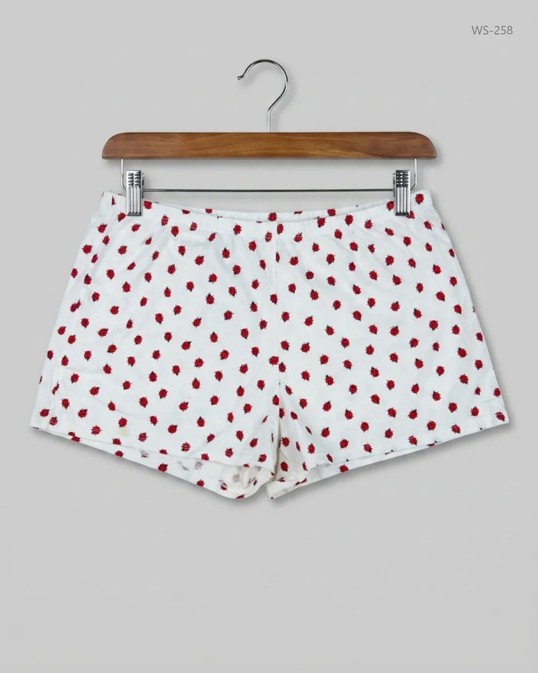 Shop Premium Womens Shorts by Unknown | Preloved Branded Clothes | White Cotton | Women | OTS Thrift Store Lahore Pakistan