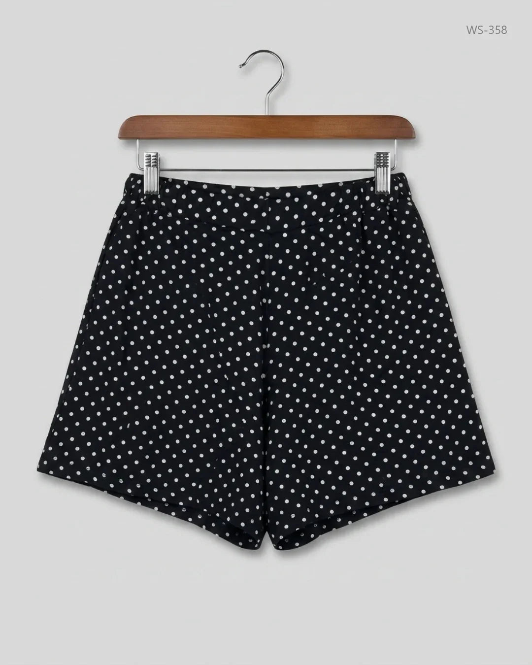 Premium Condition Womens Shorts | Preloved PRETTYLITTLETHING | Black Polyester | Thrift Shop for Women Peshawar Pakistan | OTS