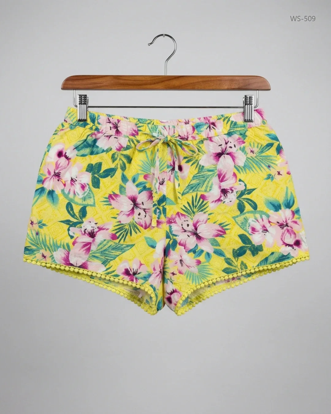 Shop Premium Womens Shorts by Abercrombie & Fitch | Preloved Branded Clothes | Yellow Cotton | Women | OTS Thrift Store Peshawar Pakistan