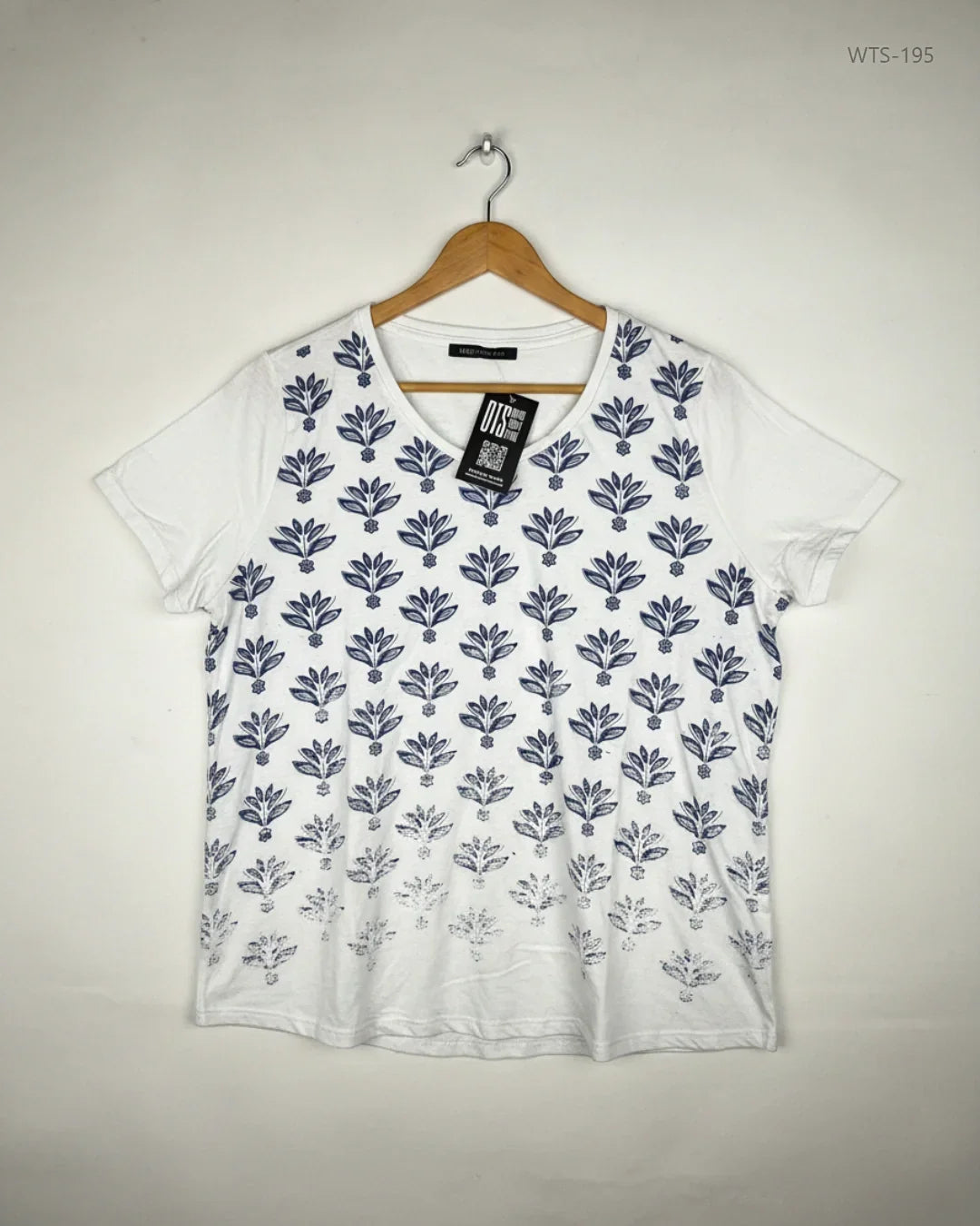 UK Imported secondhand Womens Tshirts - Marks & Spencer brand, White Polyester, Excellent condition, for - Online Thrift Store Islamabad Pakistan